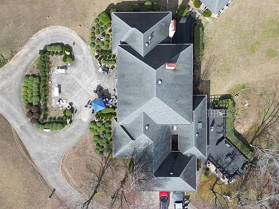 4th image of 617 Sanders Rd