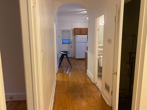 2nd image of 2212 W Homer St #1