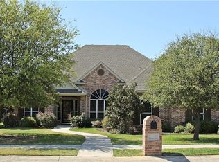 1700 High Point Dr, Pilot Point, TX 76258