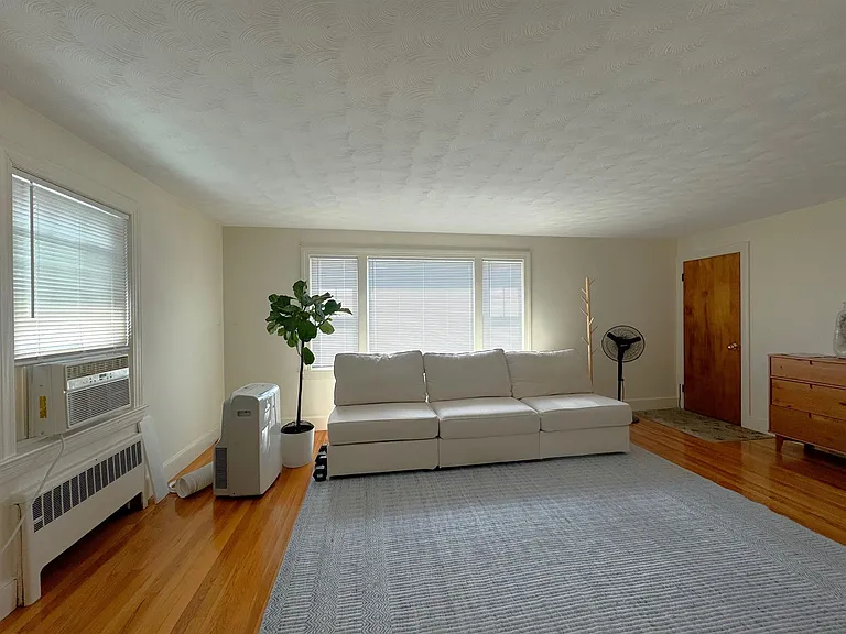 15 Grove St #2 — Photo 4