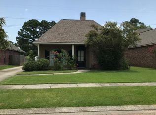 1935 Hunters Trail Dr, Baton Rouge, LA 70816