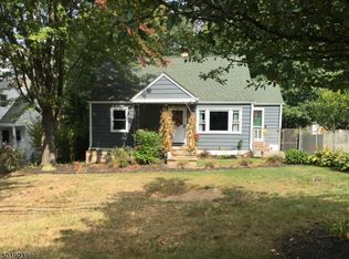 17 Edison Rd, Lake Hopatcong, NJ 07849