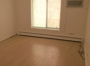 526 Kiowa Dr APT 102, Naperville, IL 60565