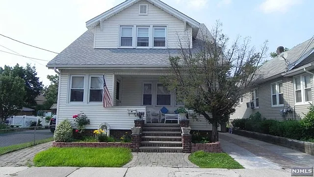 10 Park St photo 1