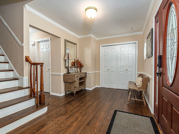 3rd image of 6S430 Bridlespur Dr