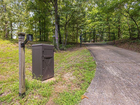 3rd image of 5021 Parkerson Rd