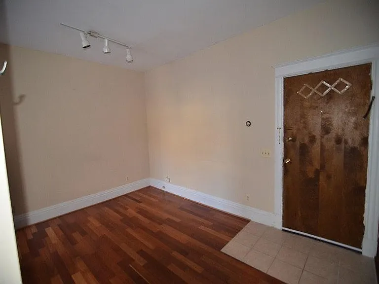 92 Stewart St #2 — Photo 3