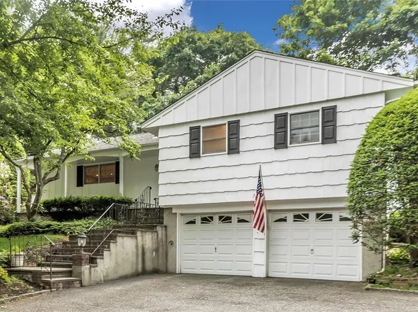 230 Woodbury Road, Woodbury, NY 11797