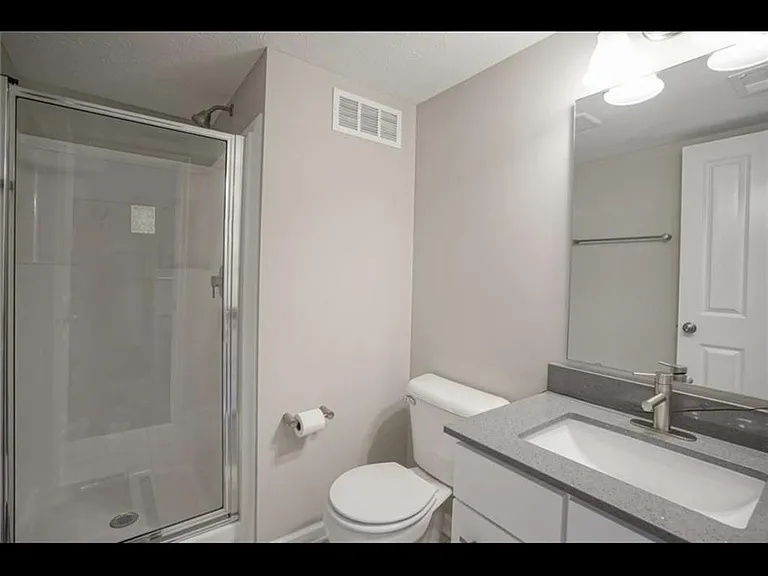 12953 Grand Blvd — Photo 24