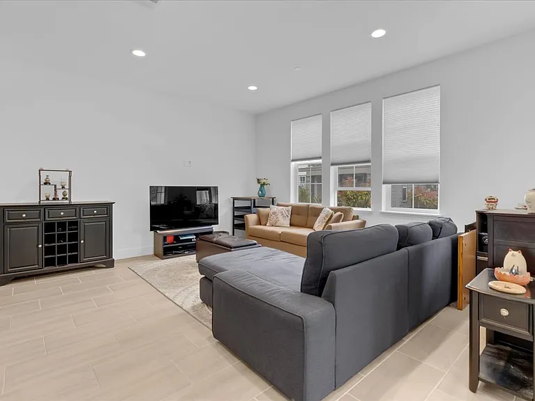 2760 Telegraph Blvd — Photo 7