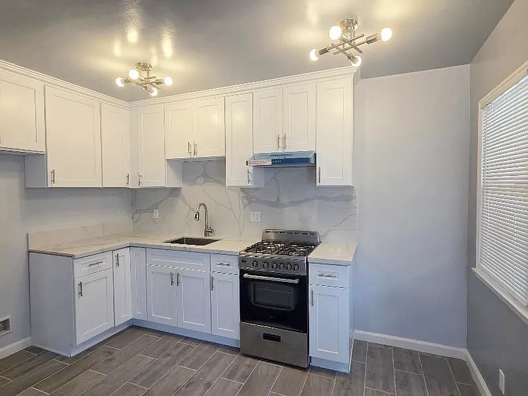 5707 3/4 S Baldwin Ave — Photo 4