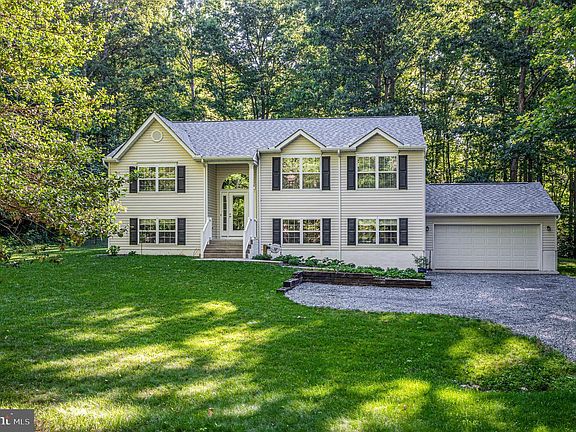 2nd image of 62 Cascade Ln
