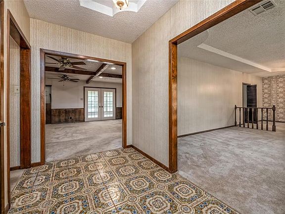 5th image of 266 Oakwood Ln