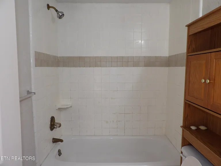 332 Cleveland St — Photo 13