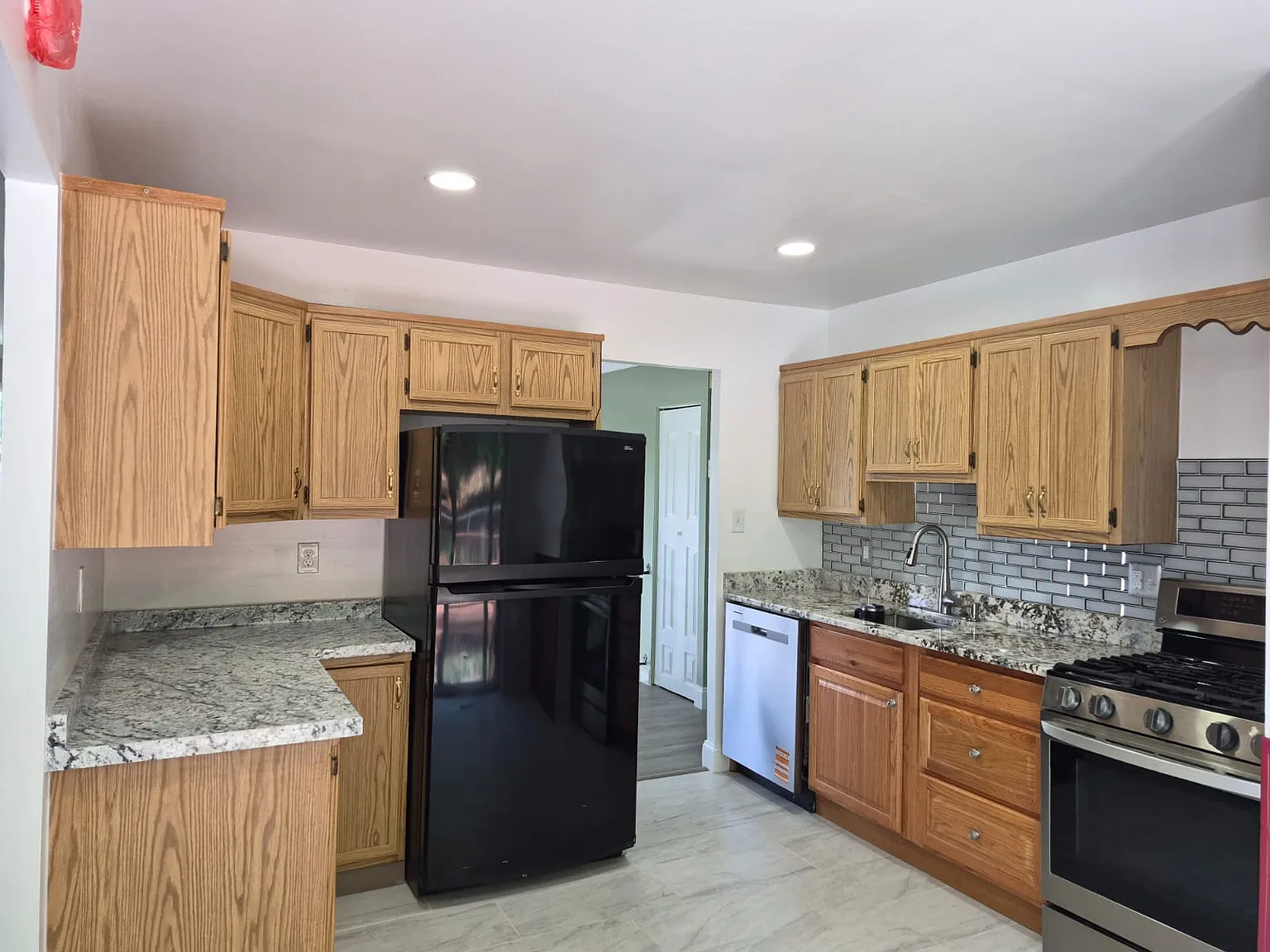 4 bed, 1176 sqft, $3,500 — Photo 3