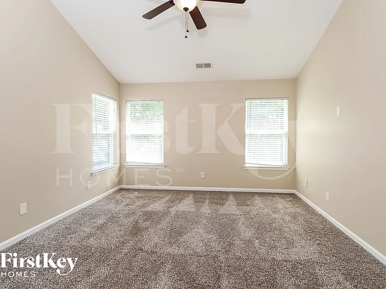 8019 Bushy Creek Dr — Photo 9