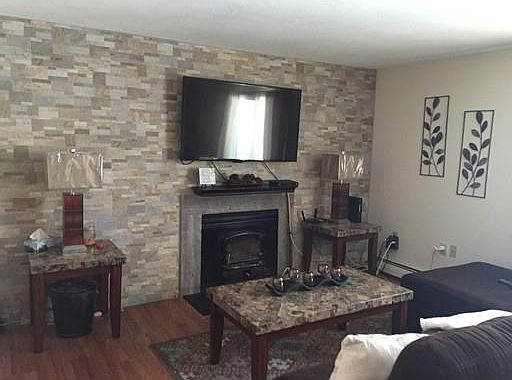 2nd image of 218 Bayberry Hill Ln