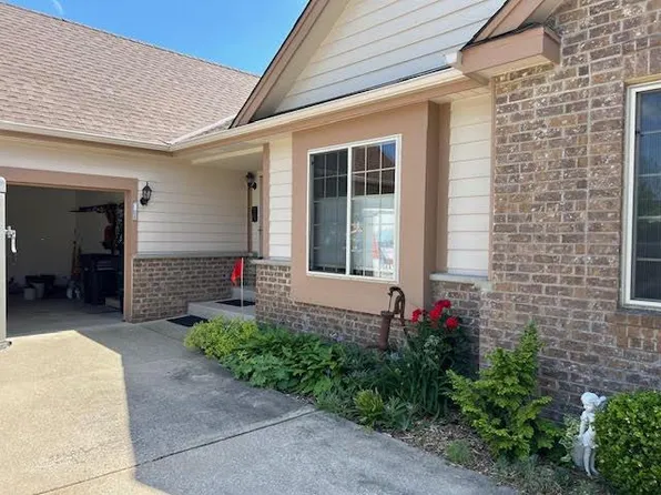 W264N2031 Deer Haven COURT, Pewaukee, WI 53072