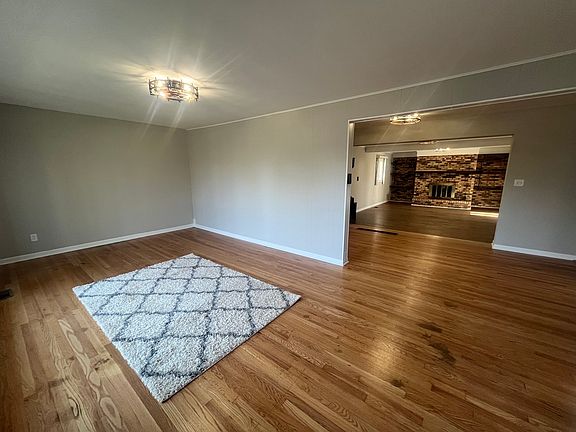 5th image of 1359 Jerome St
