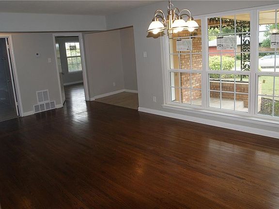3rd image of 3223 Kiestwood Dr