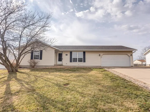 108 E Red Bud Ct, Valmeyer, IL 62295