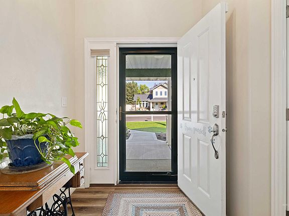 4th image of 1143 Eastridge Way
