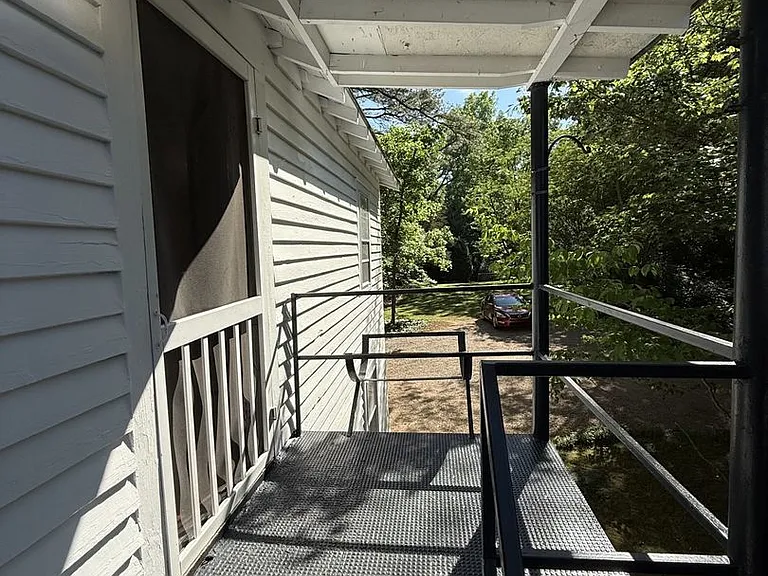 1617B Sunrise Ave — Photo 7