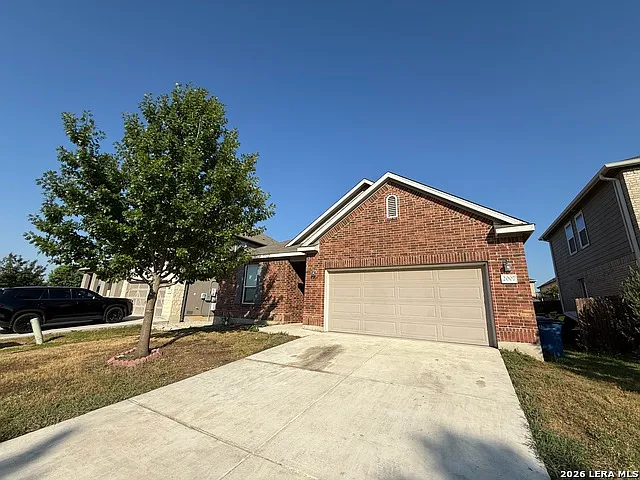 4 bed, 2.0 bath, 1710 sqft, $1,695 — Photo 2