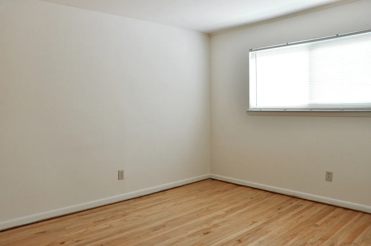 Manor View Apartments — Photo 2