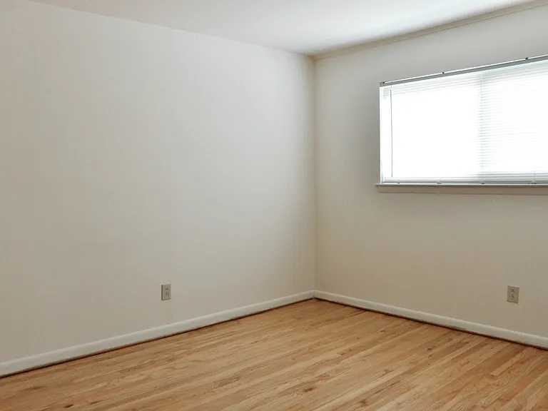 Manor View Apartments — Photo 2