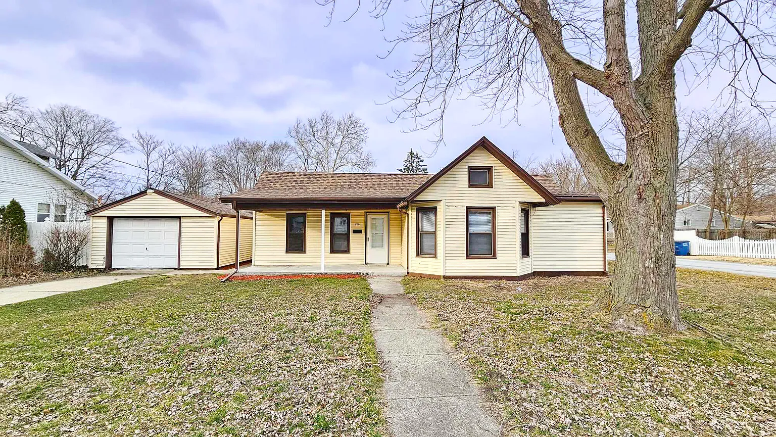 120 Francis St photo 1