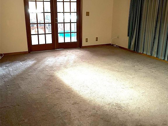 3rd image of 4000 SW 137th Avenue