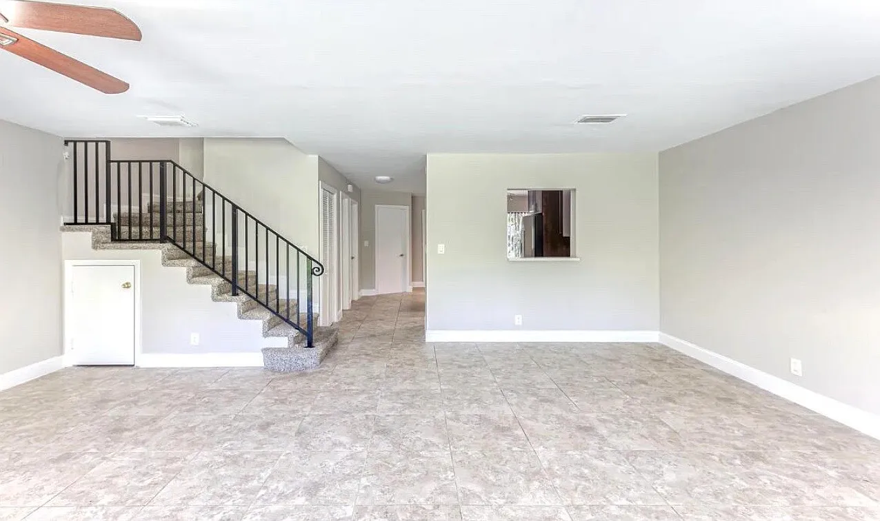2 bed, 600 sqft, $3,700 — Photo 3