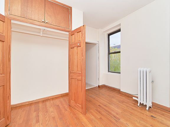 5th image of 300 E 5th St APT 15