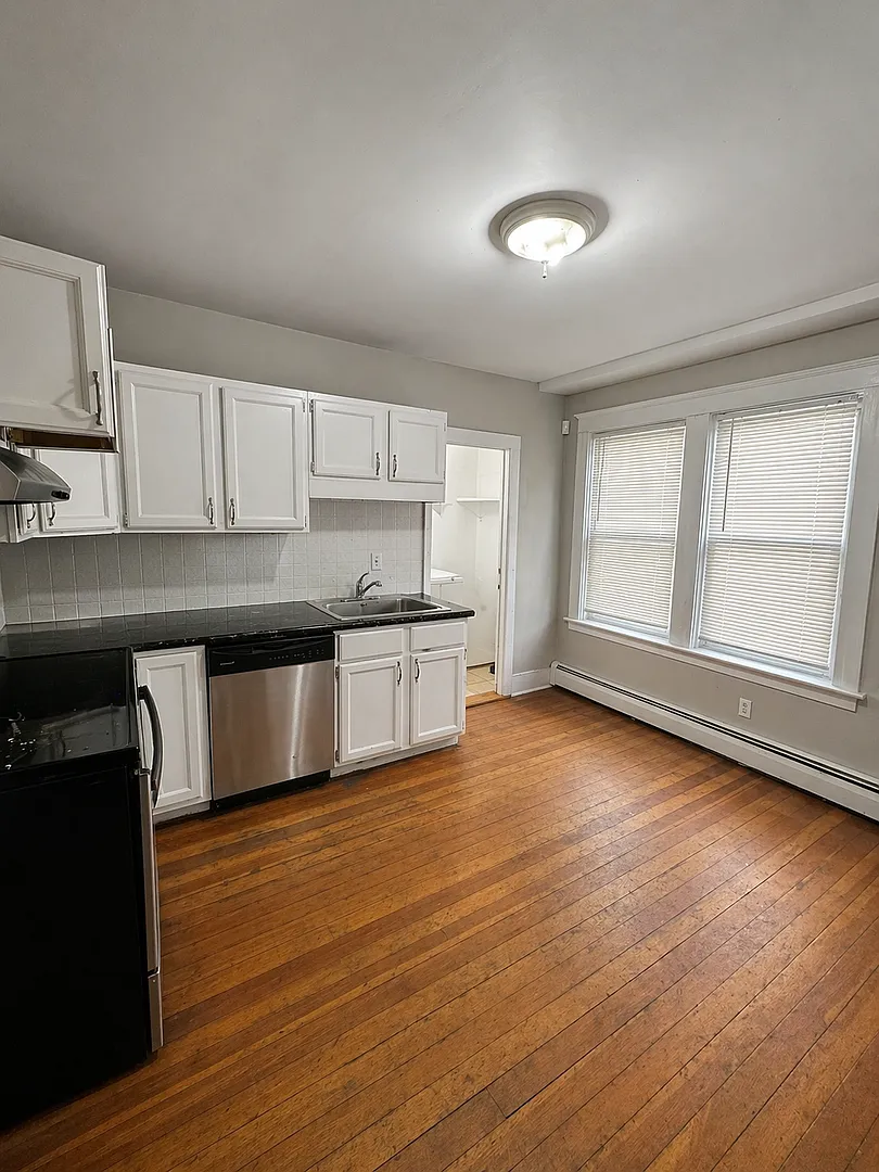 Spacious Three Family near PC! — Photo 3