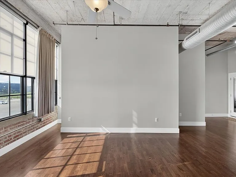4100 Forest Park Ave #213 — Photo 17