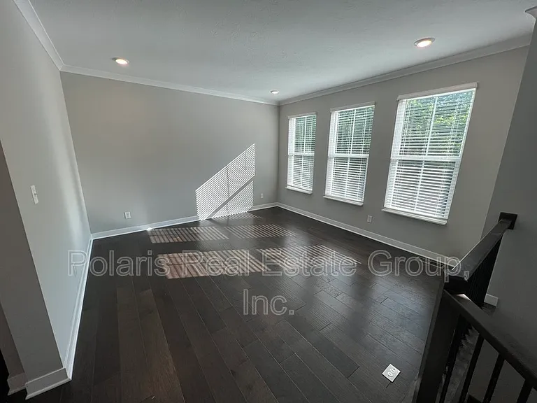 329 Wakefield Way — Photo 4
