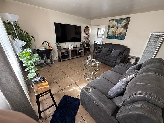 2nd image of 721 Bonita Ave