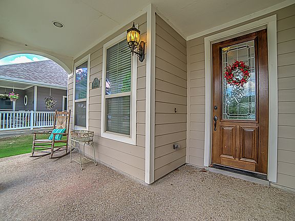 5th image of 1404 Augusta Dr