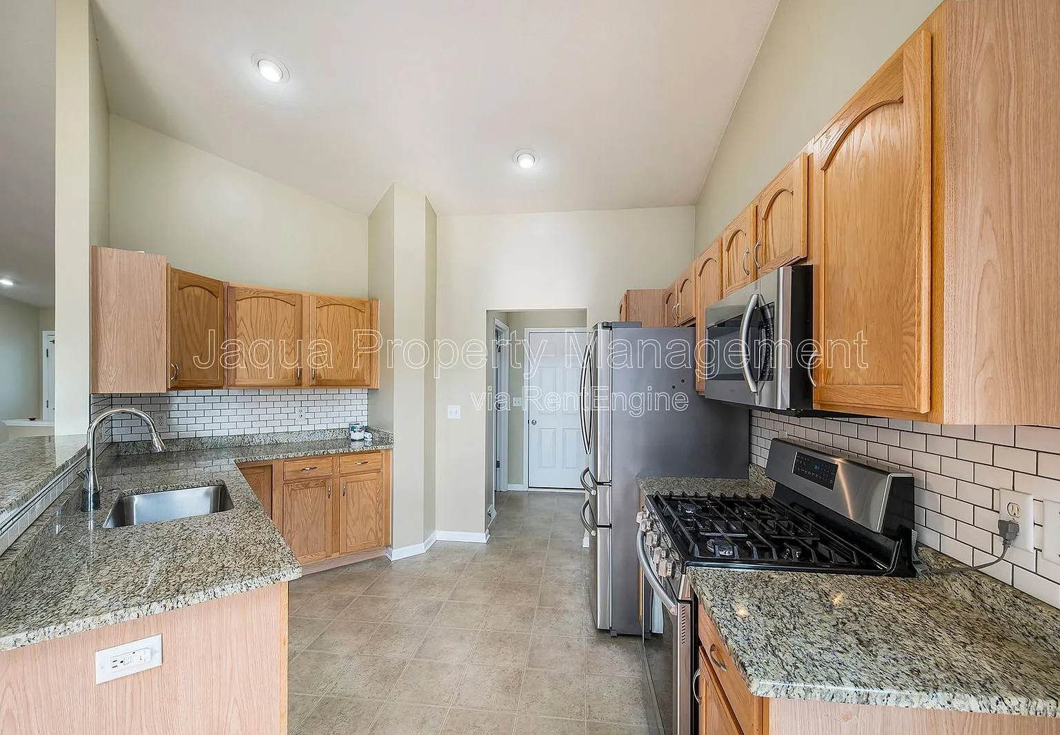 3 bed, 2.0 bath, $2,700 — Photo 2