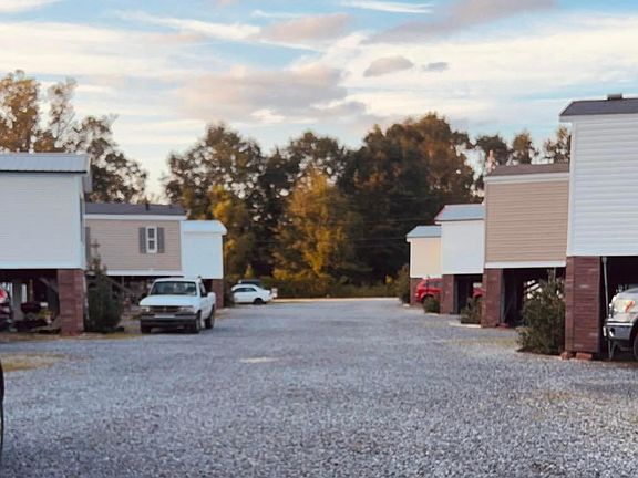 4th image of 412 Edgewood Dr