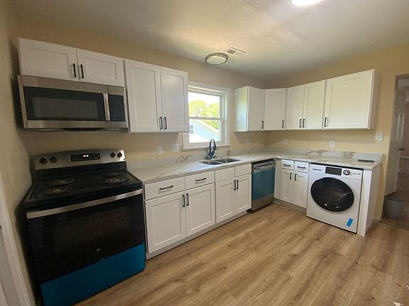 3rd image of 41 Ash Ave #B