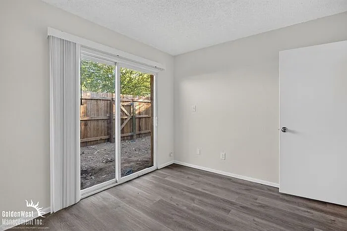 2209 W Belmont Ave #6 — Photo 9