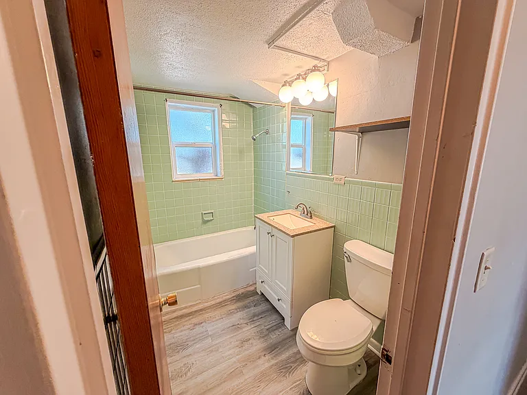 1915 Hugur Ave — Photo 7