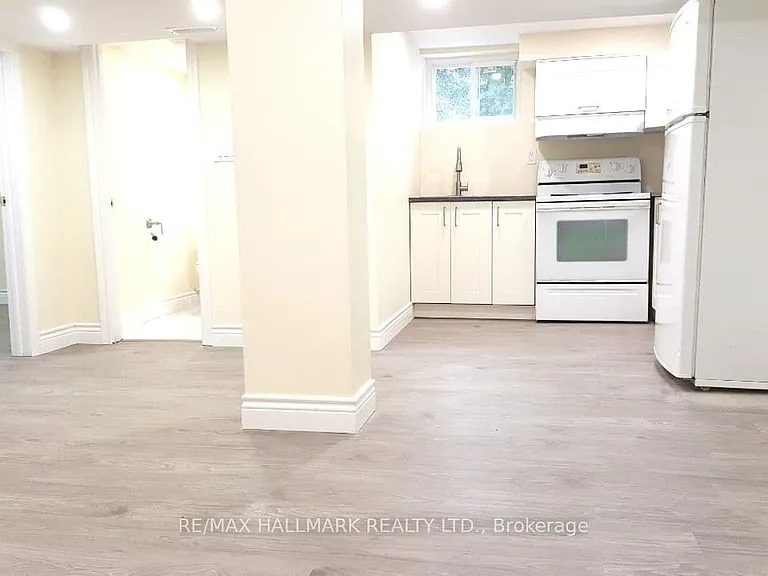 9884 Bayview Ave #LOWER — Photo 11