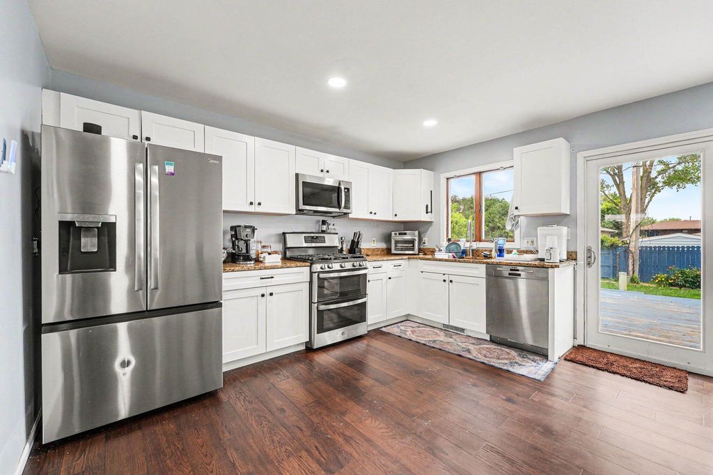 827 N Wiggs St, Griffith, IN - View 5