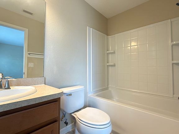 3rd image of 2536 Lexington Oak Dr
