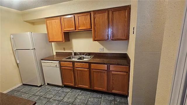 312 W Esplanade Ave — Photo 5