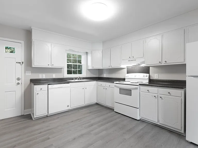 22 Forsyth St — Photo 8