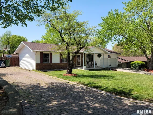 202 Evergreen Dr, Anna, IL 62906